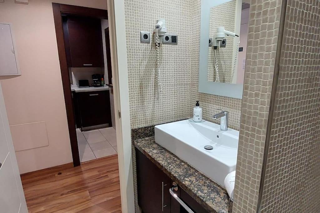 Elegante Alojamiento Con Piscina A 200 M Del Mar. Apartment เบนัลมาเดนา ภายนอก รูปภาพ